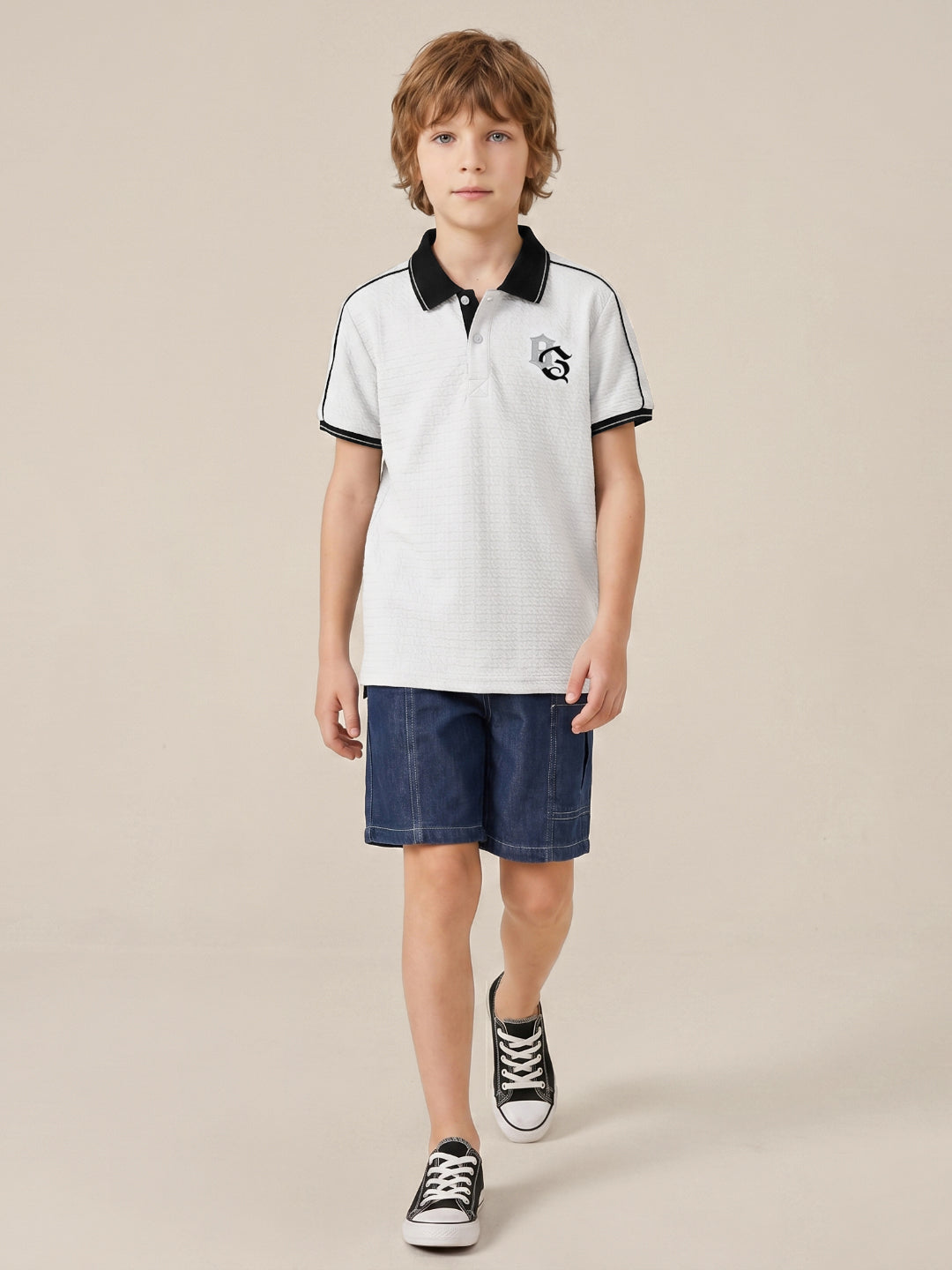Blue Giraffe White Solid Boys Polo T-Shirt