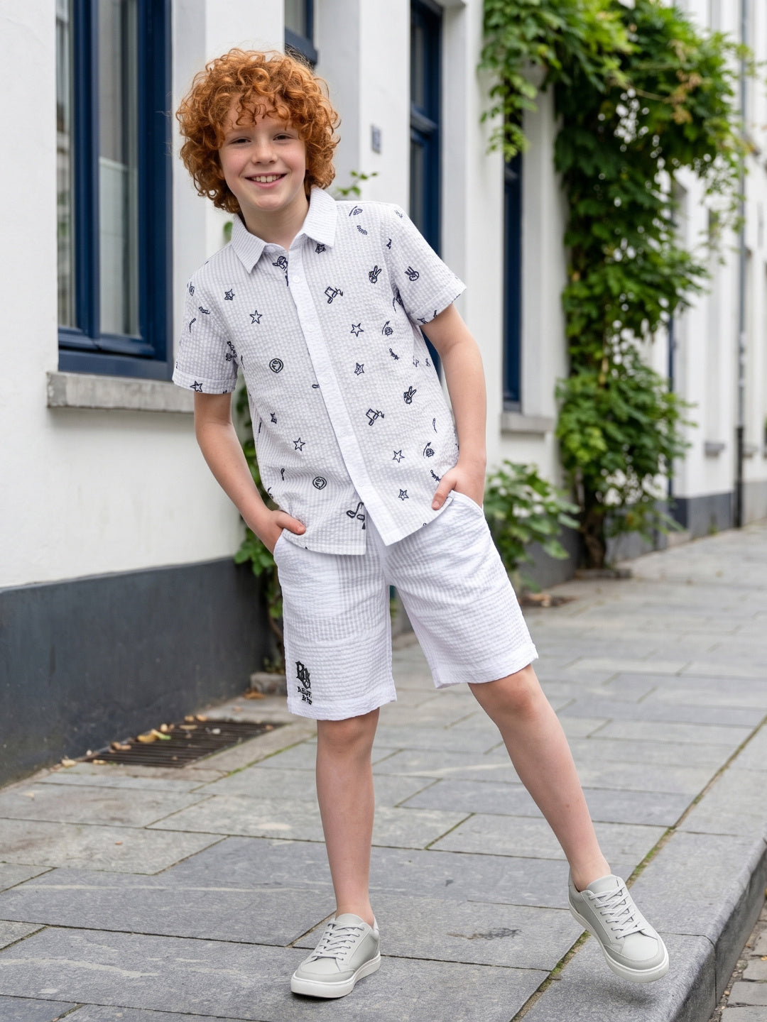 Blue Giraffe Boys White Striped Regular Fit Pure Cotton Shorts