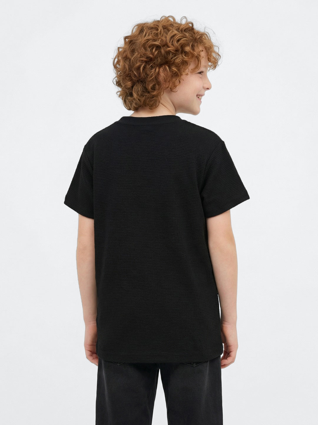 Blue Giraffe Boys Black Solid Regular Fit T-Shirt