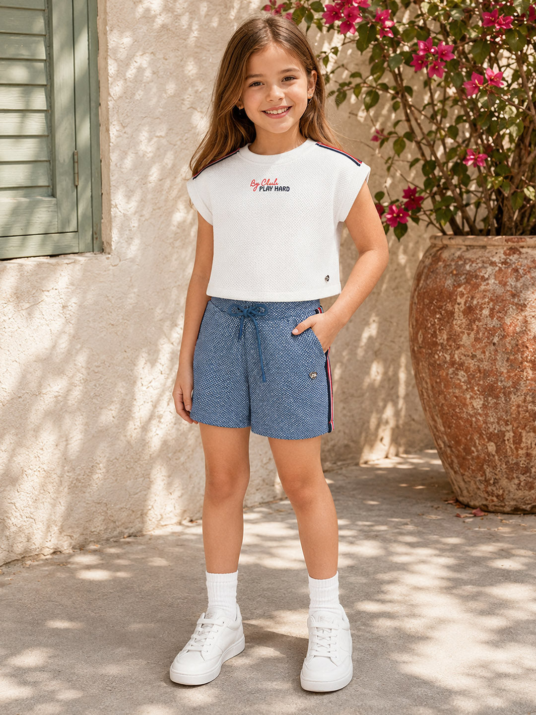 Blue Giraffe Girls Blue Woven Design Regular Fit Pure Cotton Shorts