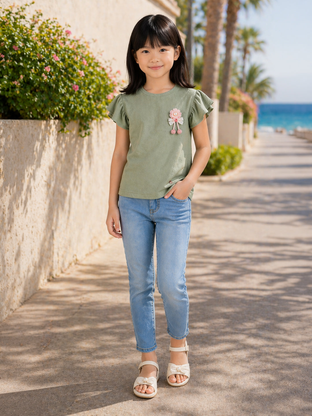 Blue Giraffe Green Solid Girls Tshirt
