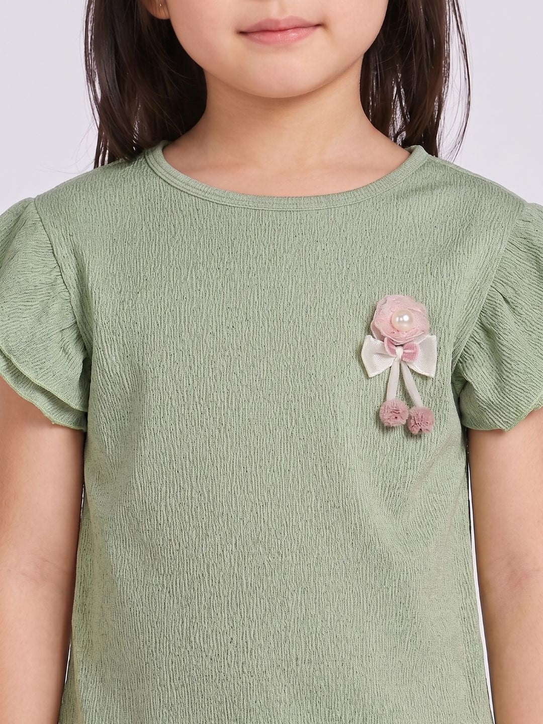 Blue Giraffe Girls Green Solid Regular Fit T-Shirt