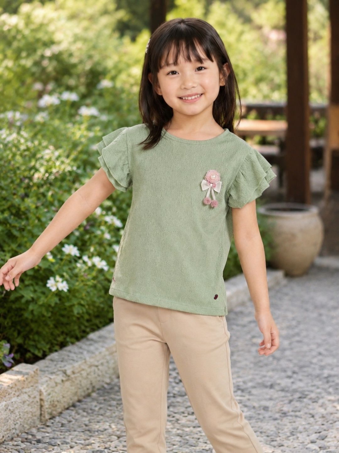 Blue Giraffe Girls Green Solid Regular Fit T-Shirt