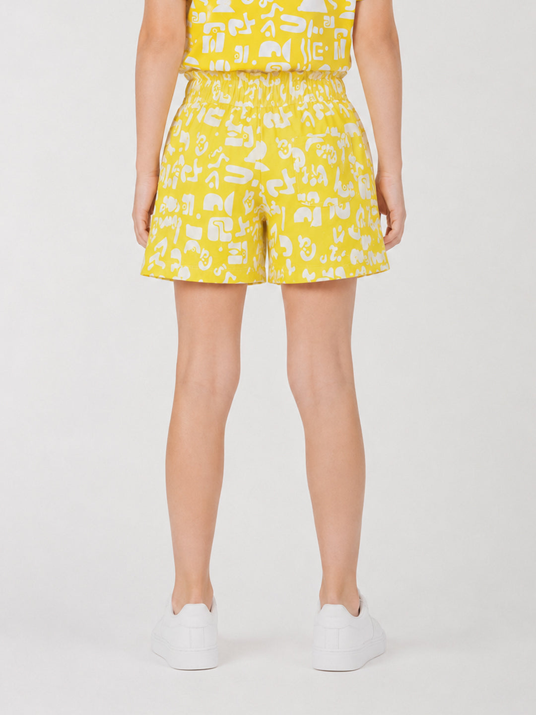 Blue Giraffe Yellow Cotton Printed Girls Shorts