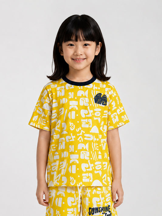 Blue Giraffe Yellow Cotton Printed Girls Tshirt