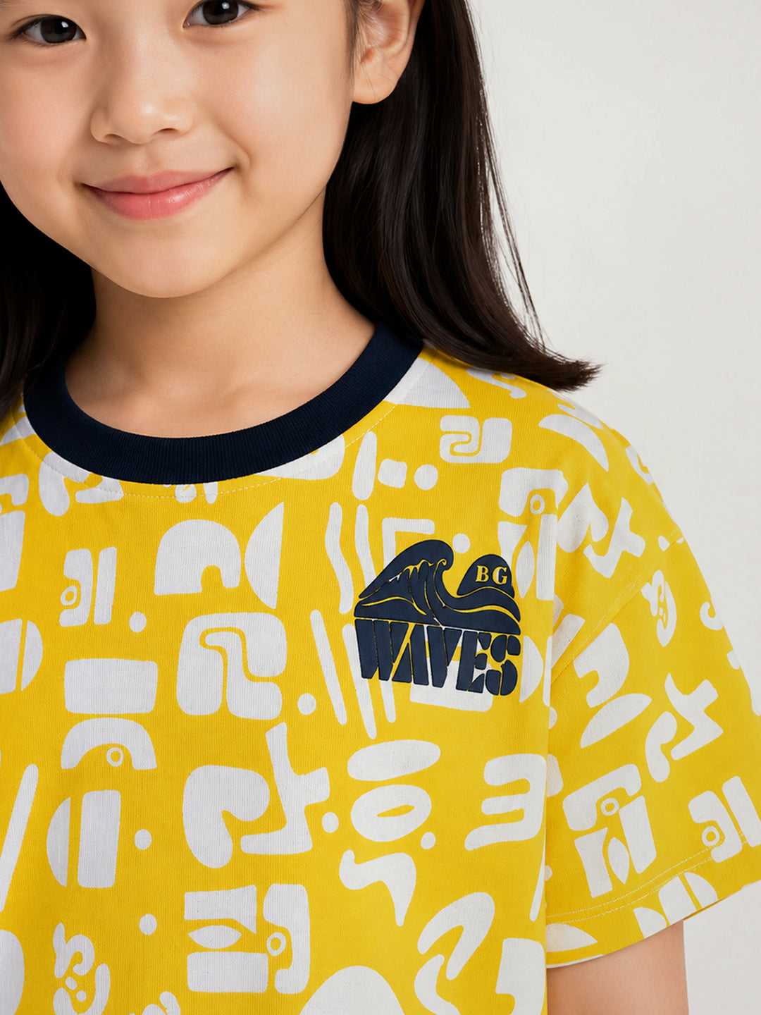 Blue Giraffe Yellow Cotton Printed Girls Tshirt