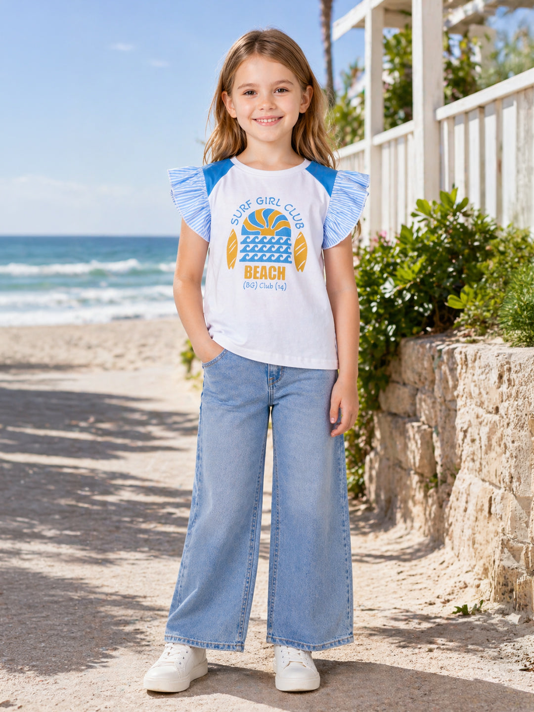 Blue Giraffe White Cotton Printed Girls Tshirt
