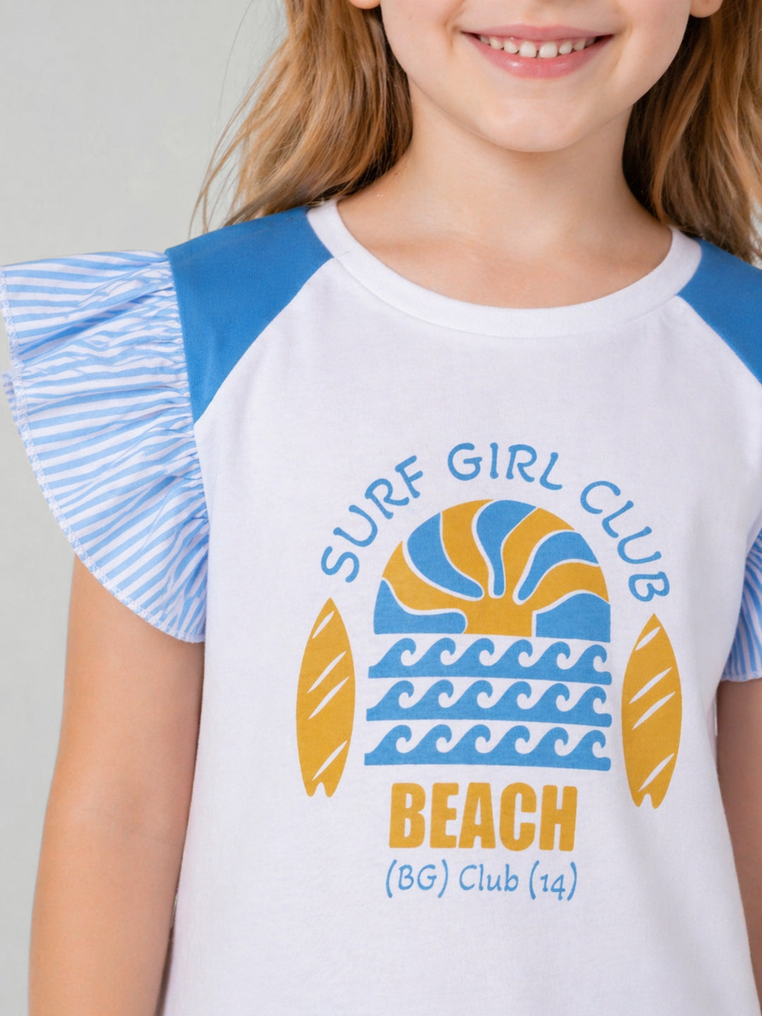 Blue Giraffe White Cotton Printed Girls Tshirt