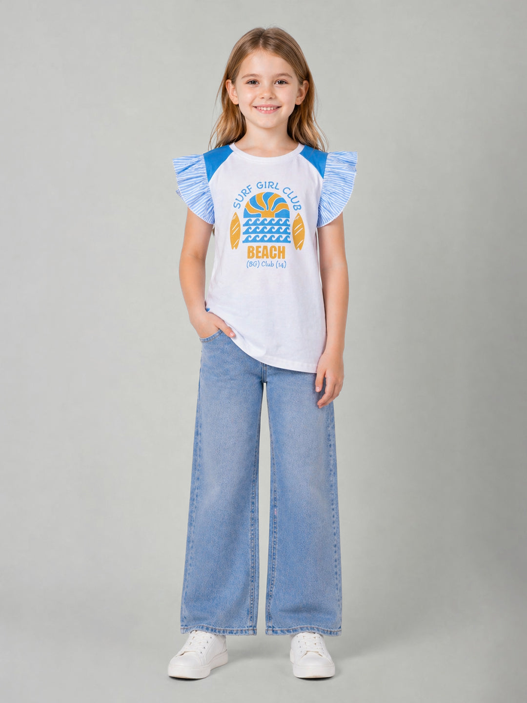 Blue Giraffe White Cotton Printed Girls Tshirt