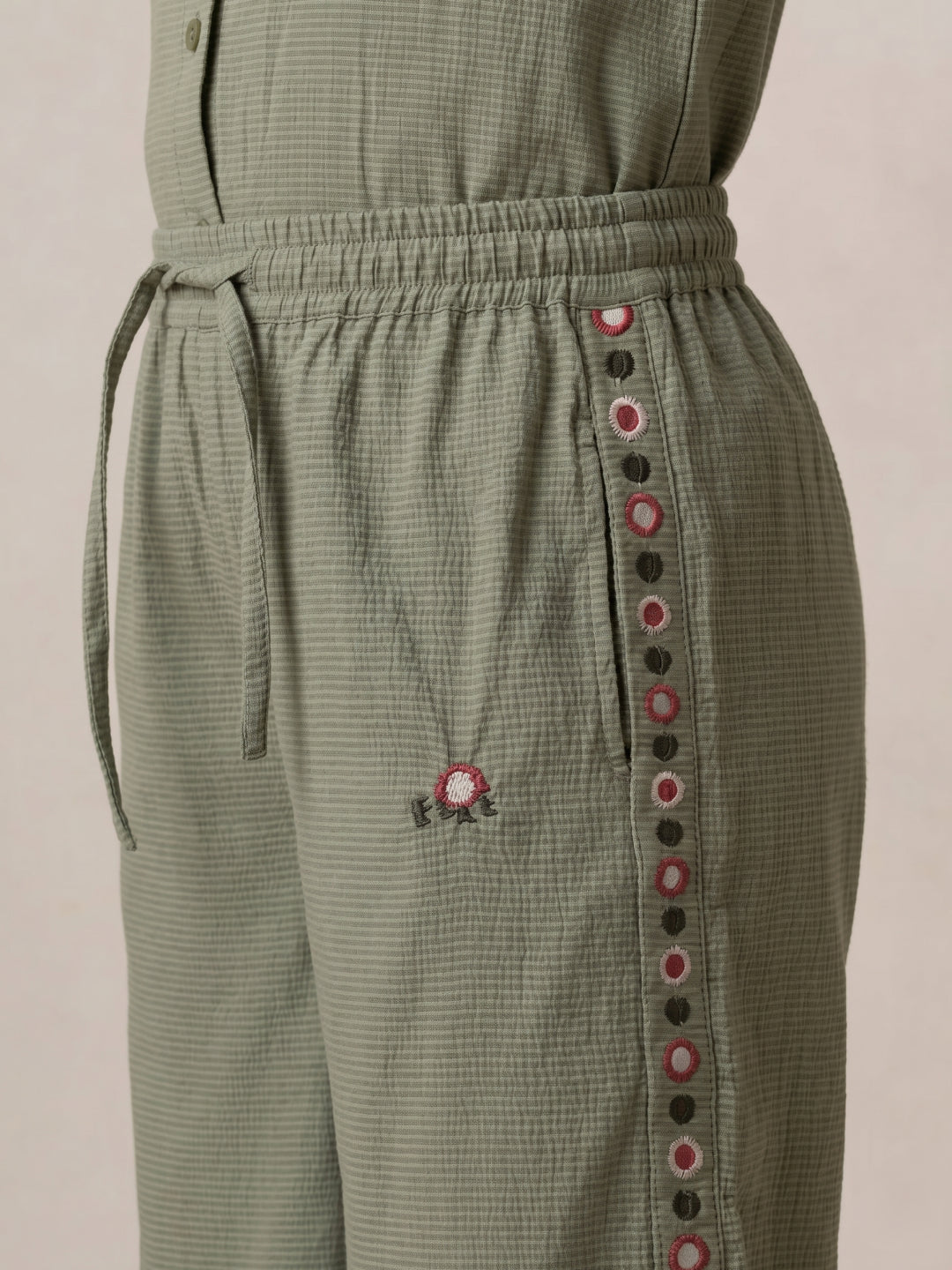 Elle Girls Green Embroidered Regular Fit Trouser