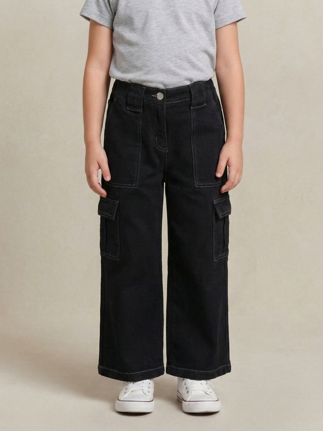 Elle Girls Black Solid Stretchable Cargo Fit Jeans