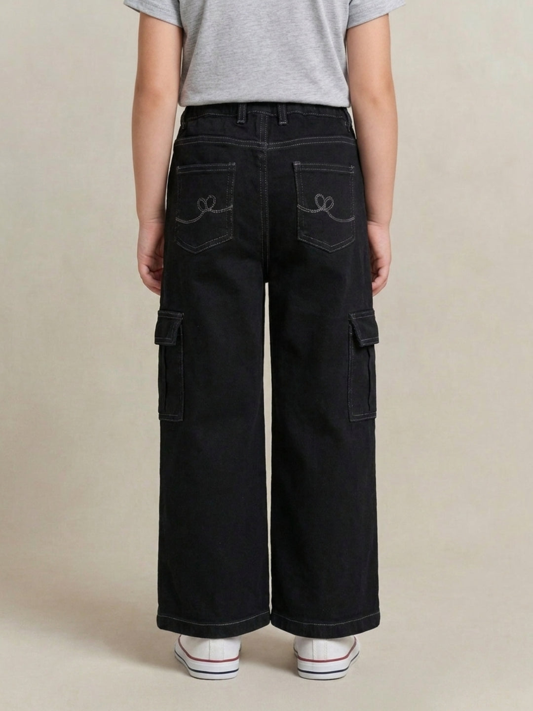 Elle Girls Black Solid Stretchable Cargo Fit Jeans
