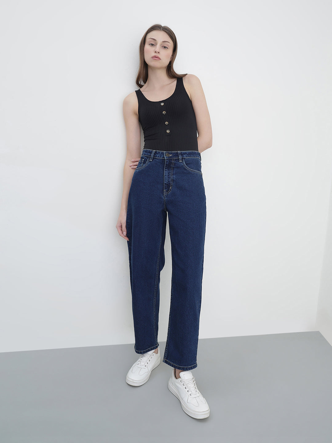 ELLE Women Blue Solid Mom Fit Jeans