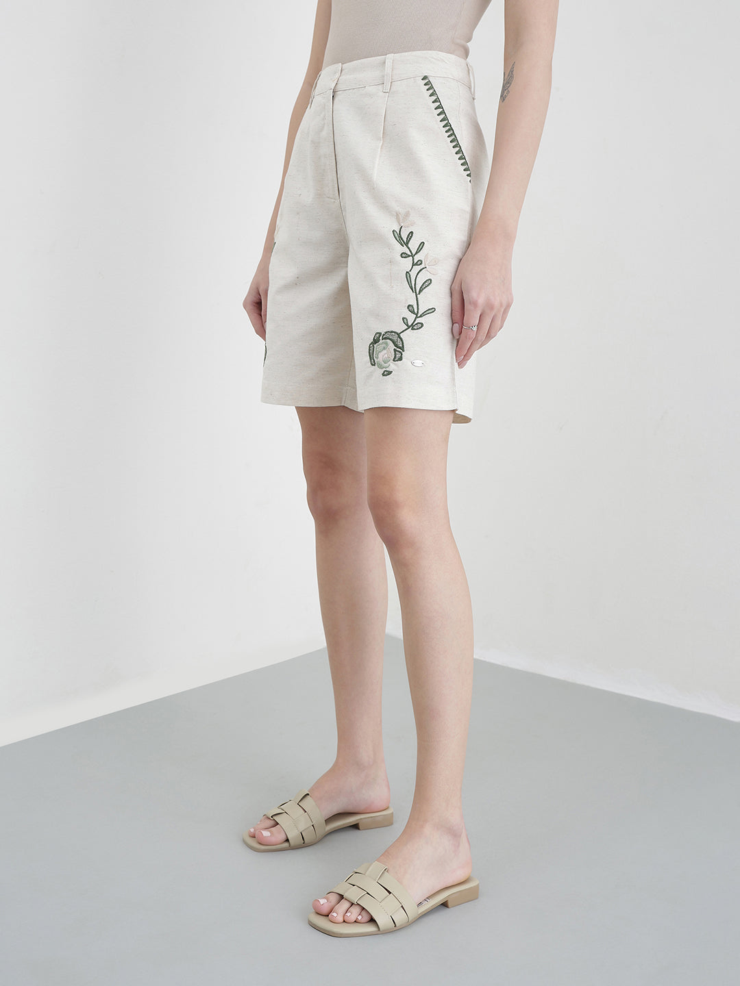 ELLE Women Cream Floral Shorts