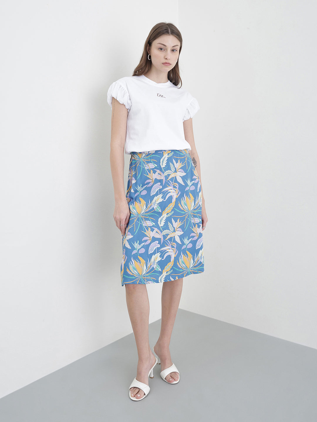 ELLE Women White Solid T-Shirt