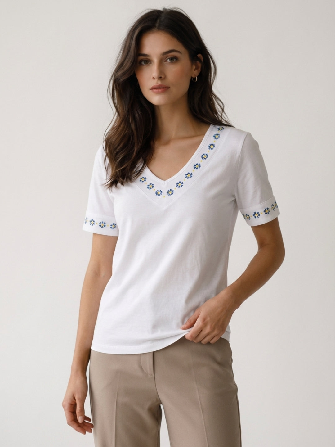 Elle Women White Printed Relaxed Fit Cotton T-Shirt
