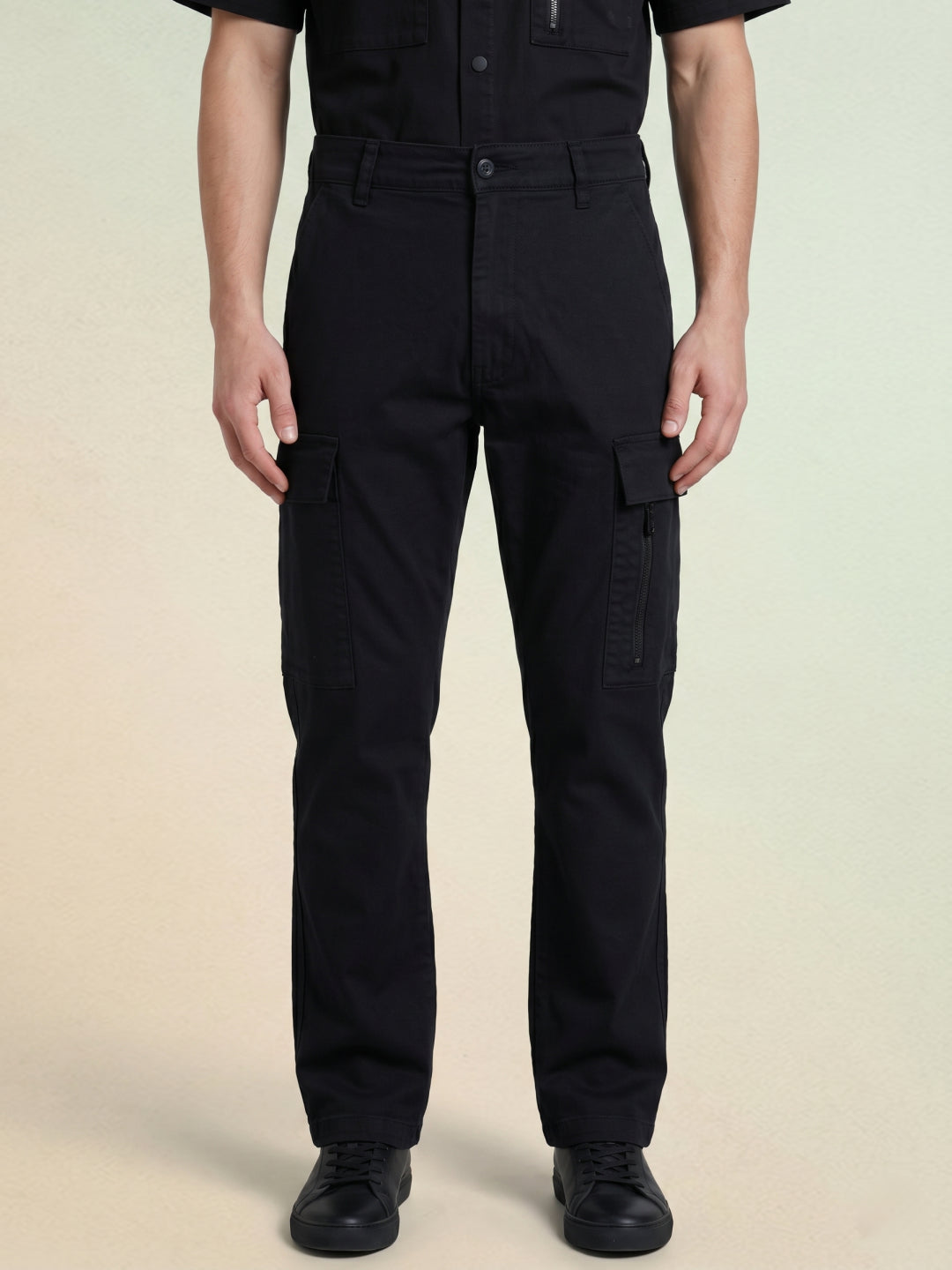 Iconic Mens Black Straight Fit Cotton Mid Rise Cargo