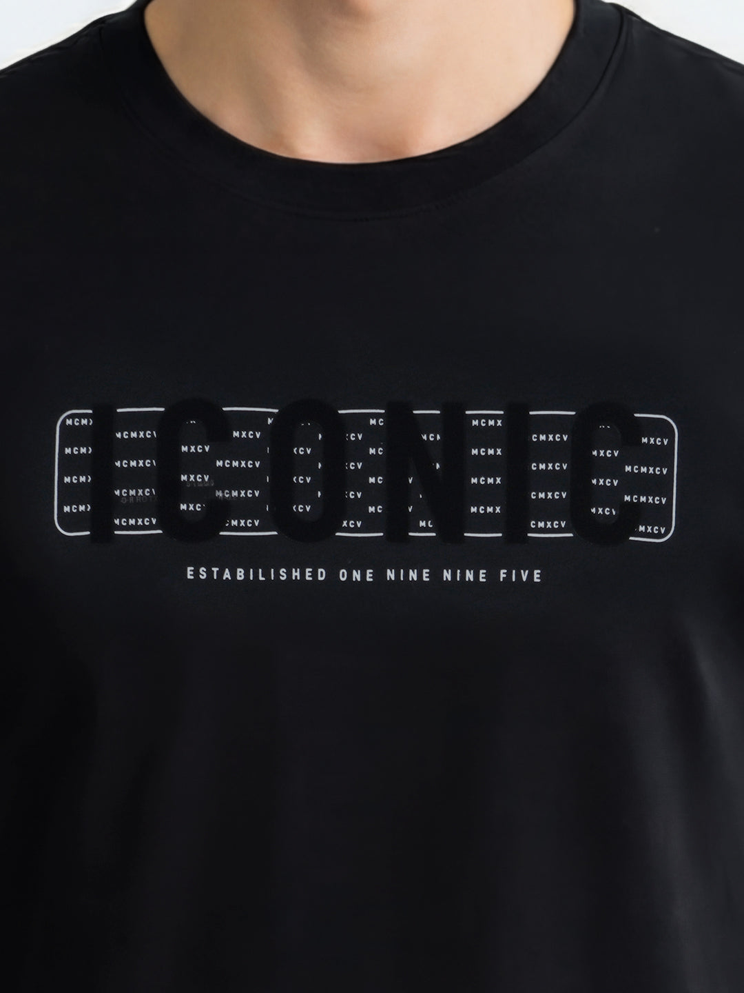 Iconic Men Black Graphic Print Regular Fit Pure Cotton T-Shirt