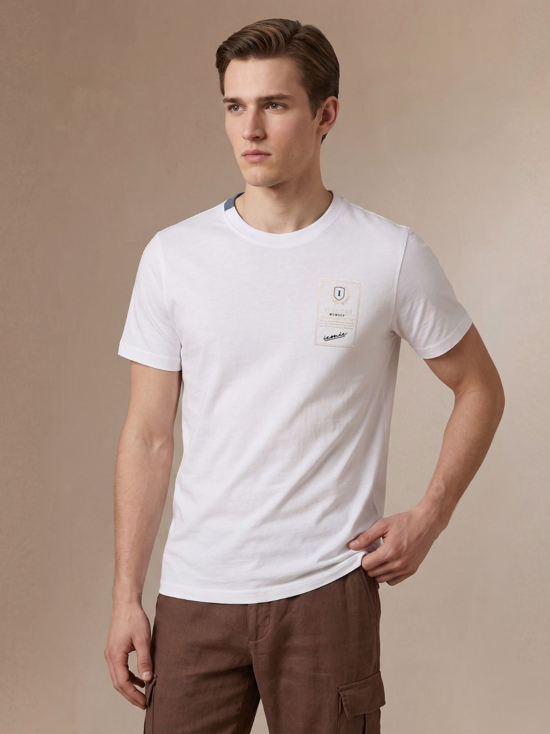 Iconic Men White Graphic Print Regular Fit Pure Cotton T-Shirt