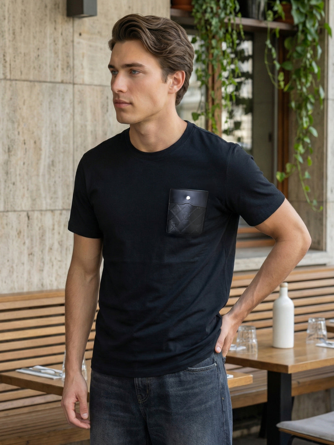 Iconic Men Black Solid Regular Fit Pure Cotton T-Shirt