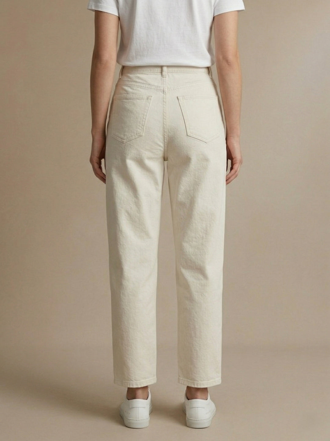 Iconic Women Off White Solid Relaxed Fit Jeans