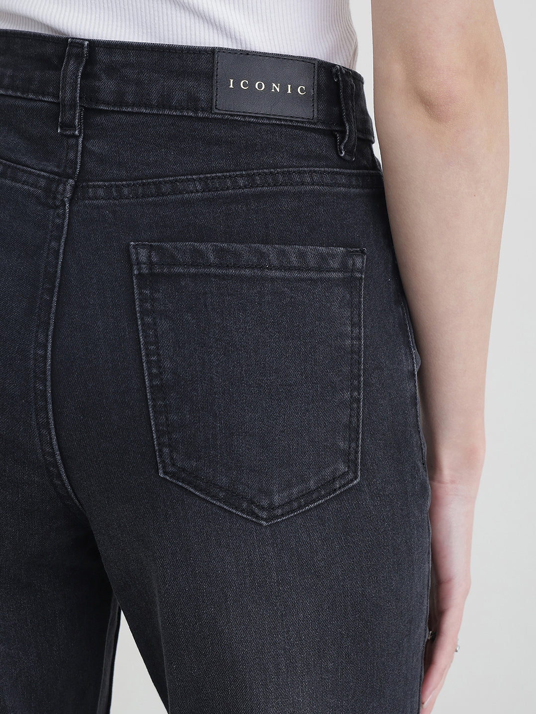 ICONIC Women Black Solid Slim Fit Jeans