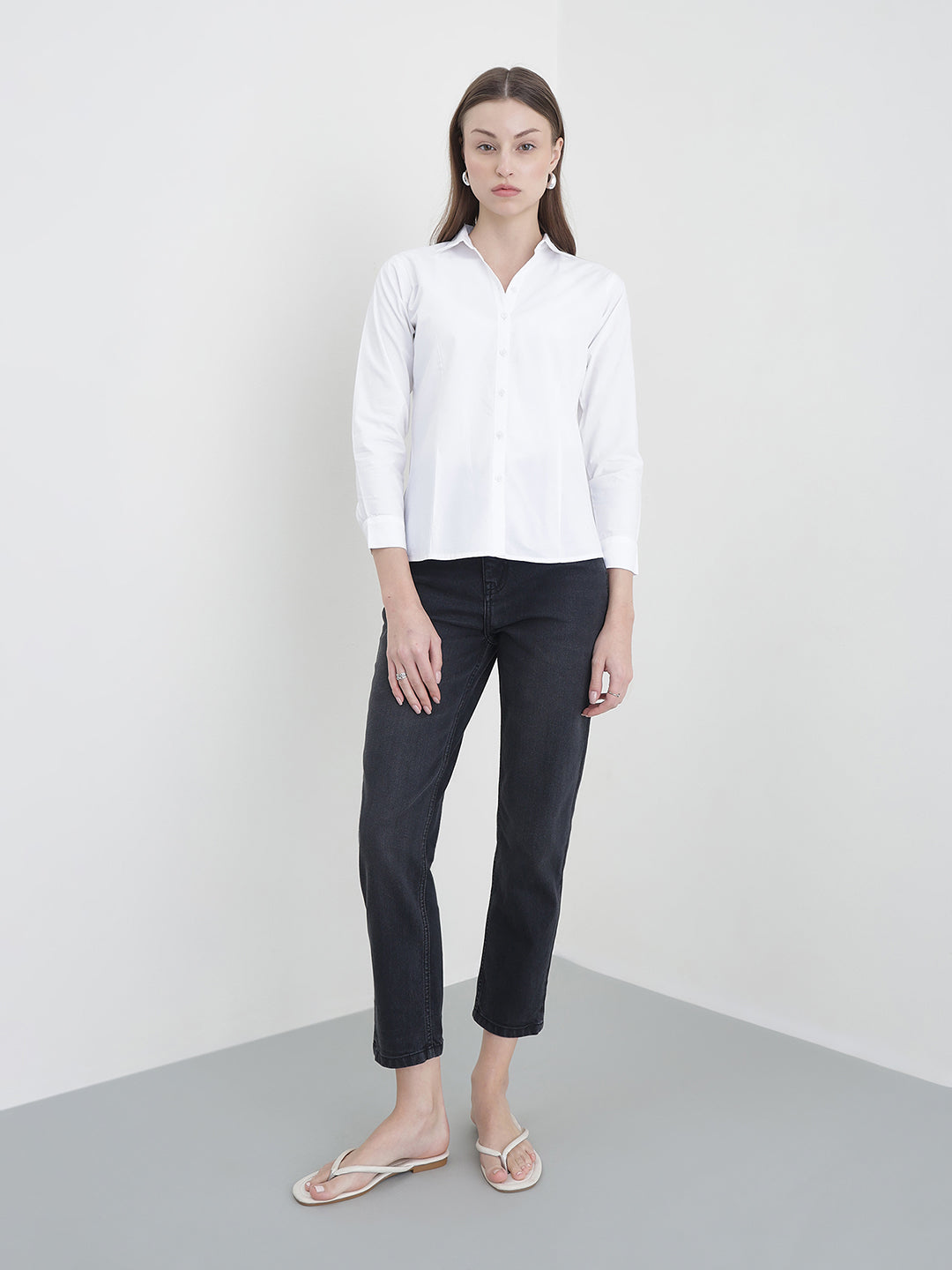 ICONIC Women Black Solid Slim Fit Jeans