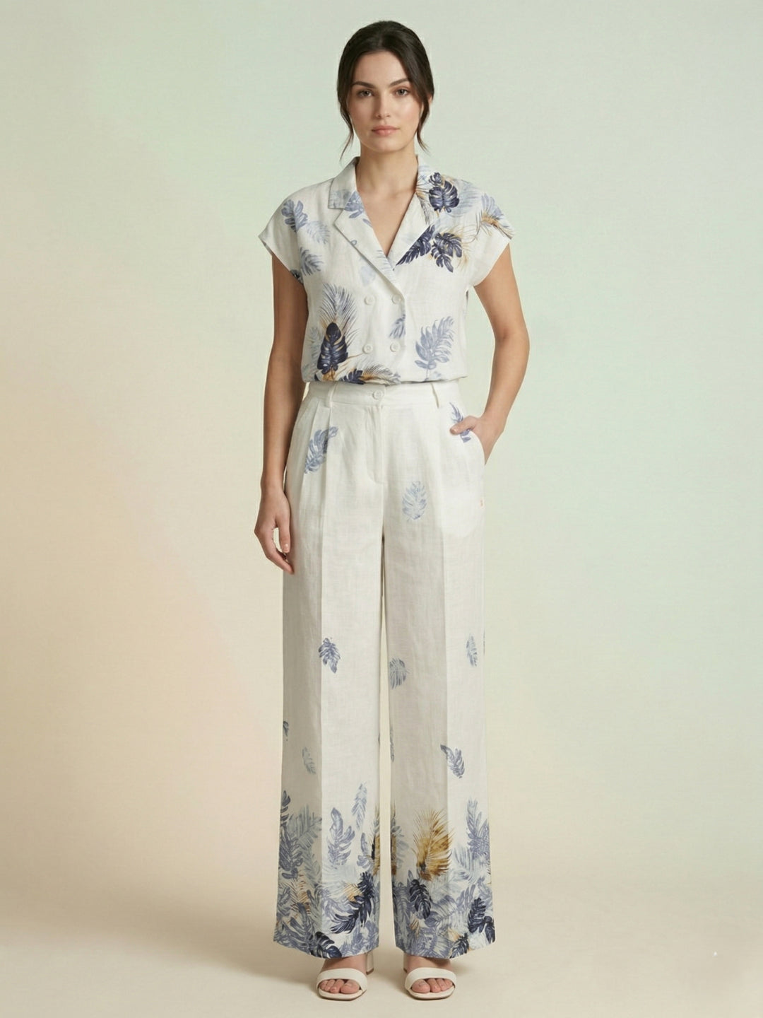 Iconic Women White Printed Straight Fit Trouser