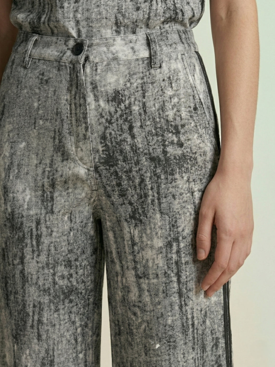Iconic Grey Printed Straight Fit Stretchable Trouser
