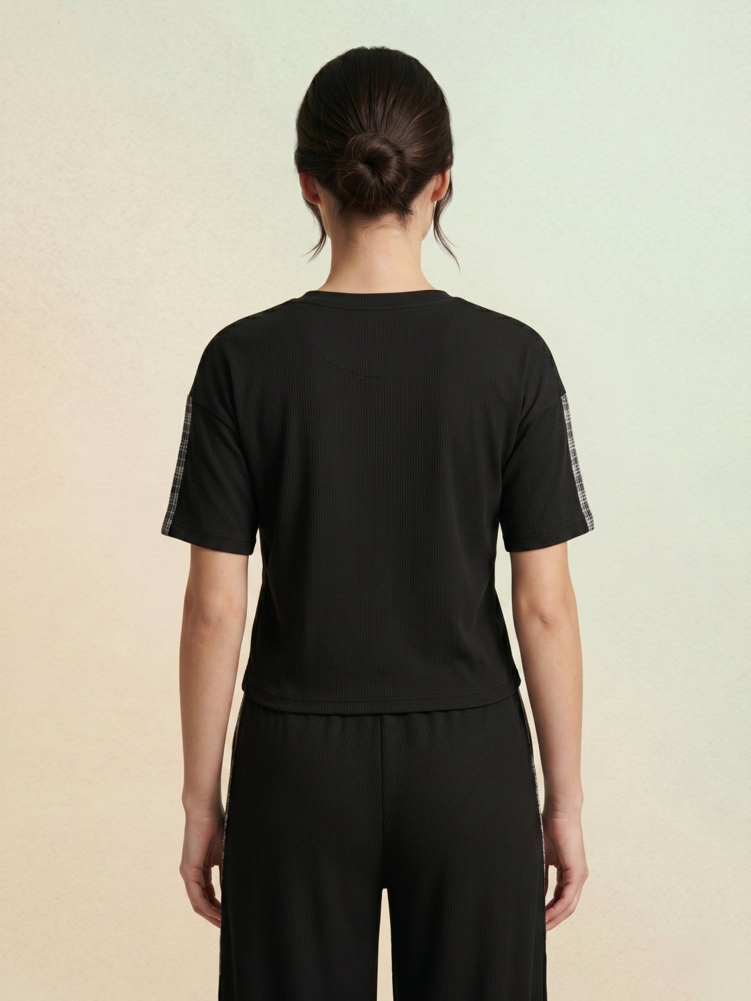 Iconic Black Cotton Solid Women Tshirt
