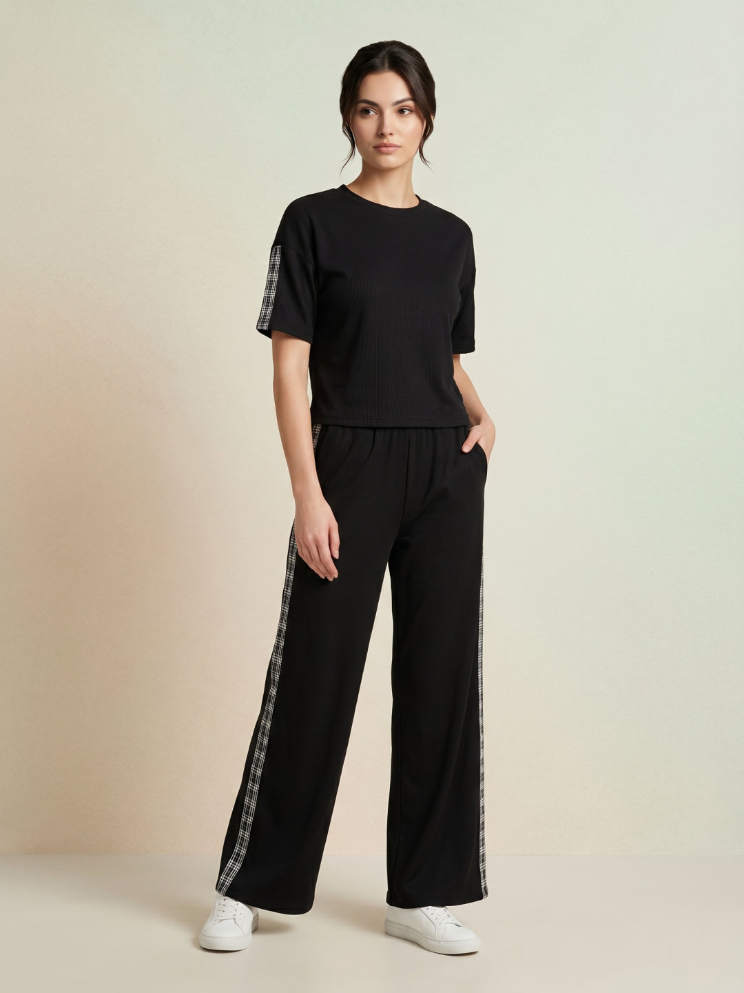 Iconic Black Cotton Solid Women Tshirt
