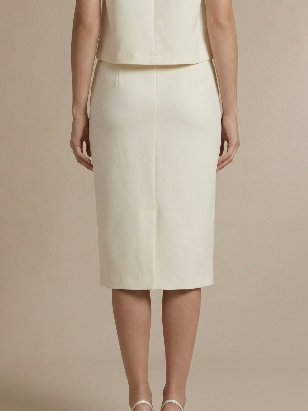 Iconic Women Cream Solid Stretchable Regular Fit Skirt