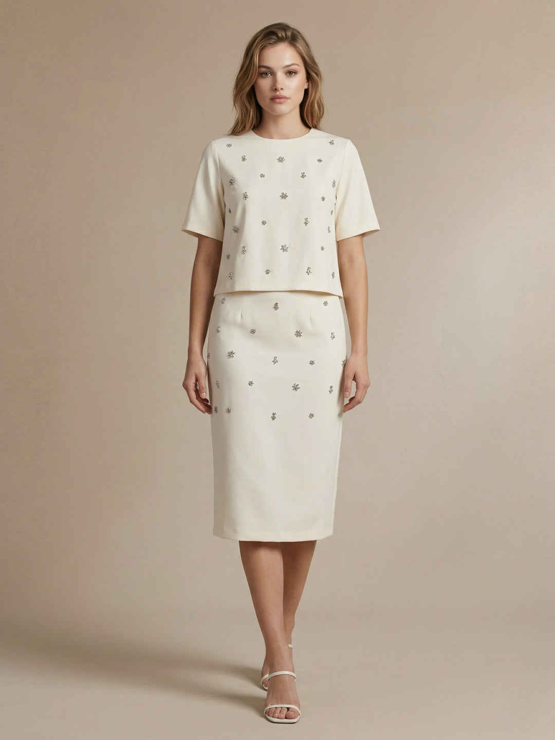 Iconic Women Cream Solid Stretchable Regular Fit Skirt