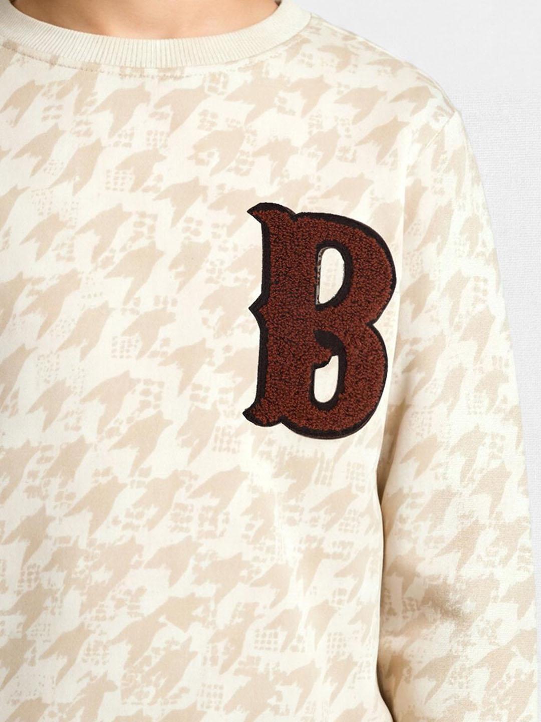 Blue Giraffe Boys Cream Printed Regular Fit Sweatshirt