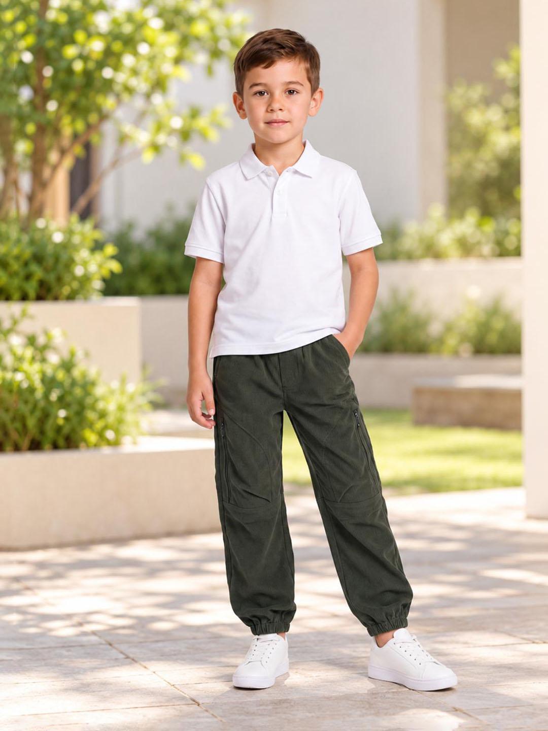 Blue Giraffe Boys Green Solid Regular Fit Joggers