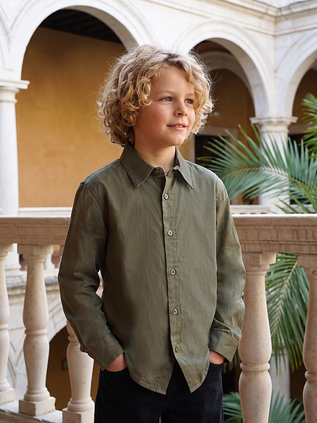 Blue Giraffe Boys Green Solid Regular Fit Cotton Shirt