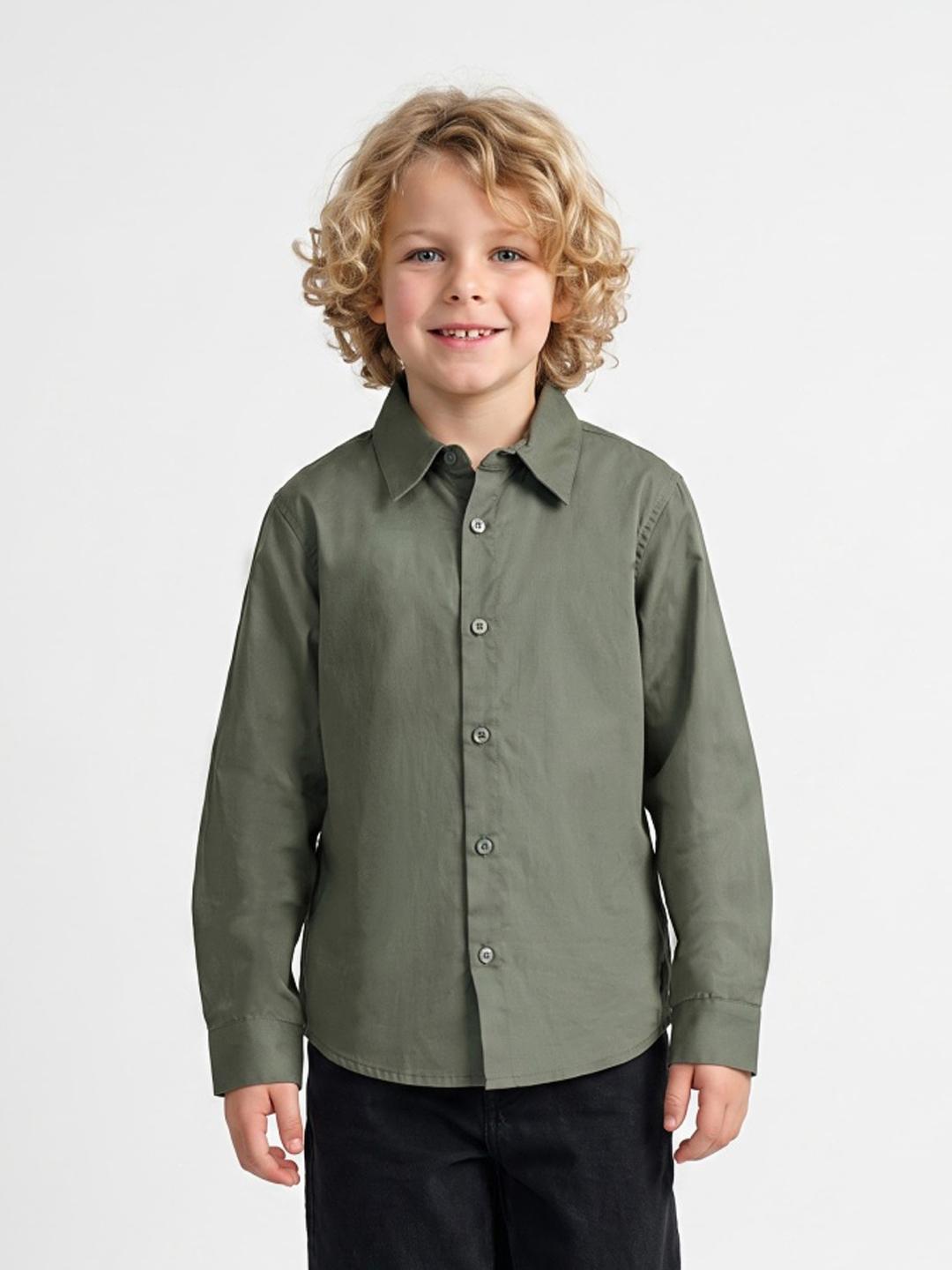 Blue Giraffe Boys Green Solid Regular Fit Cotton Shirt