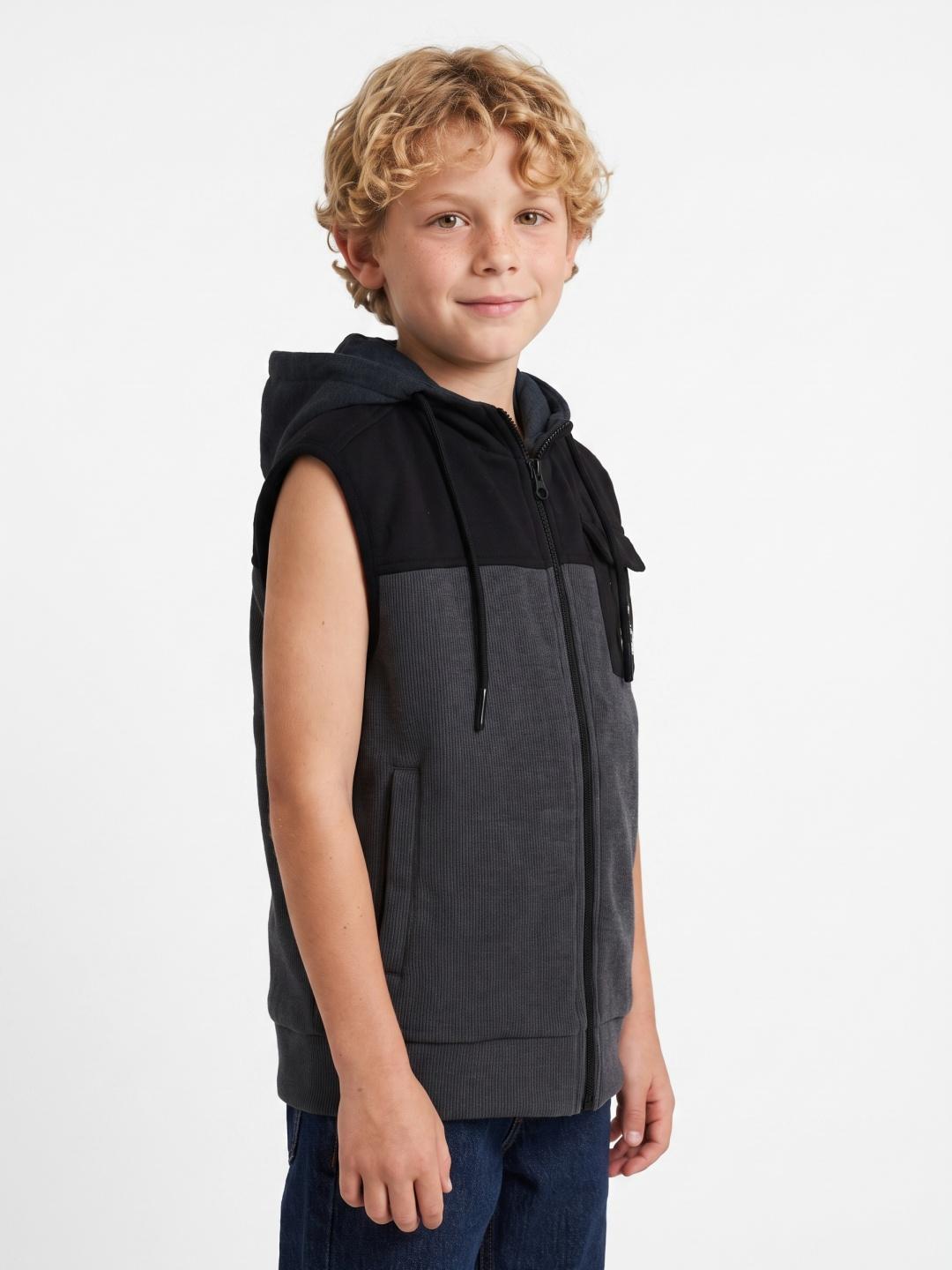 Blue Giraffe Boys Charcoal Grey Regular Fit Colorblock Jacket