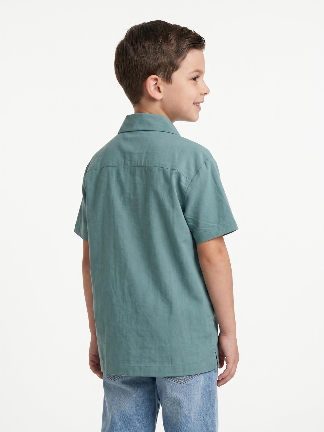 Blue Giraffe Boys Green Regular Fit Solid Shirt