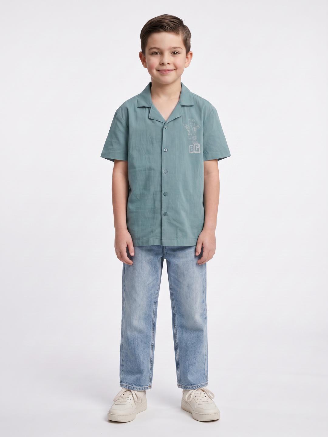 Blue Giraffe Boys Green Regular Fit Solid Shirt