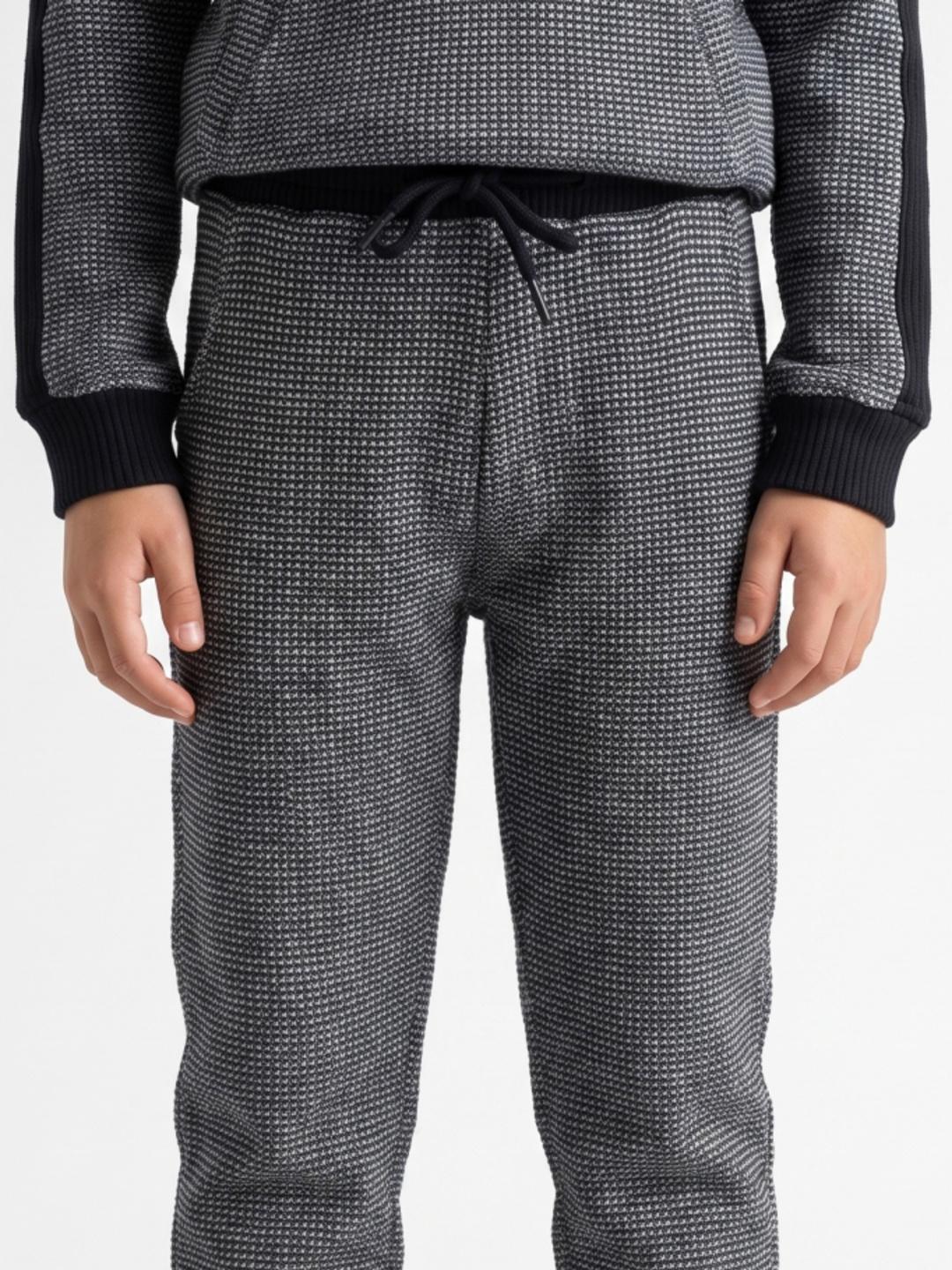 Blue Giraffe Boys Black Regular Fit Checked Sweatpant