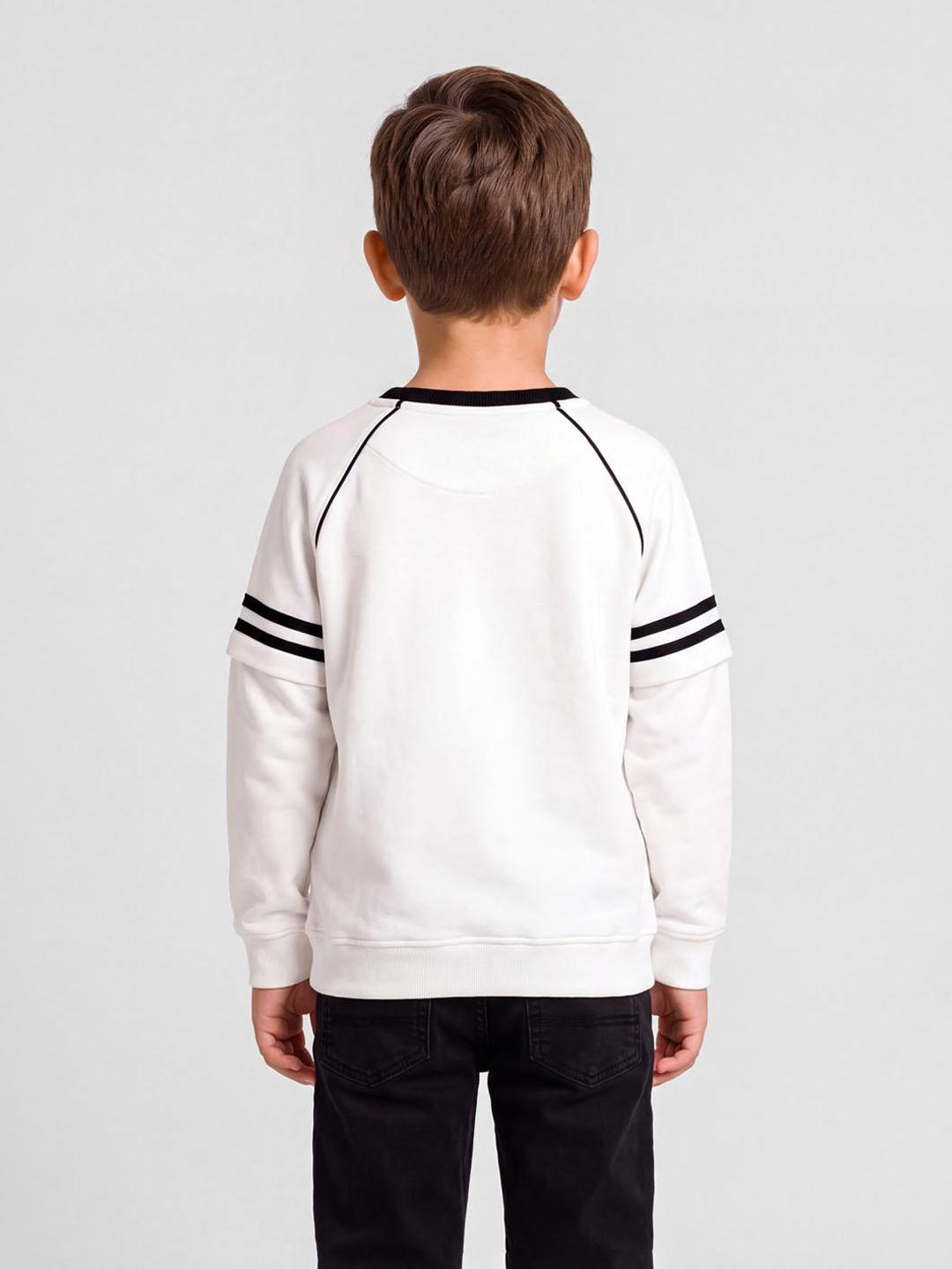 Blue Giraffe Boys White Solid Regular Fit Sweatshirt