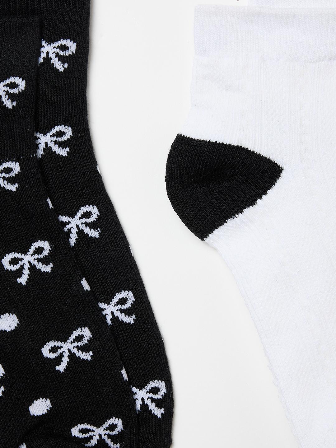 Blue Giraffe Girls Multicolor Woven Design Socks - Pack of 3