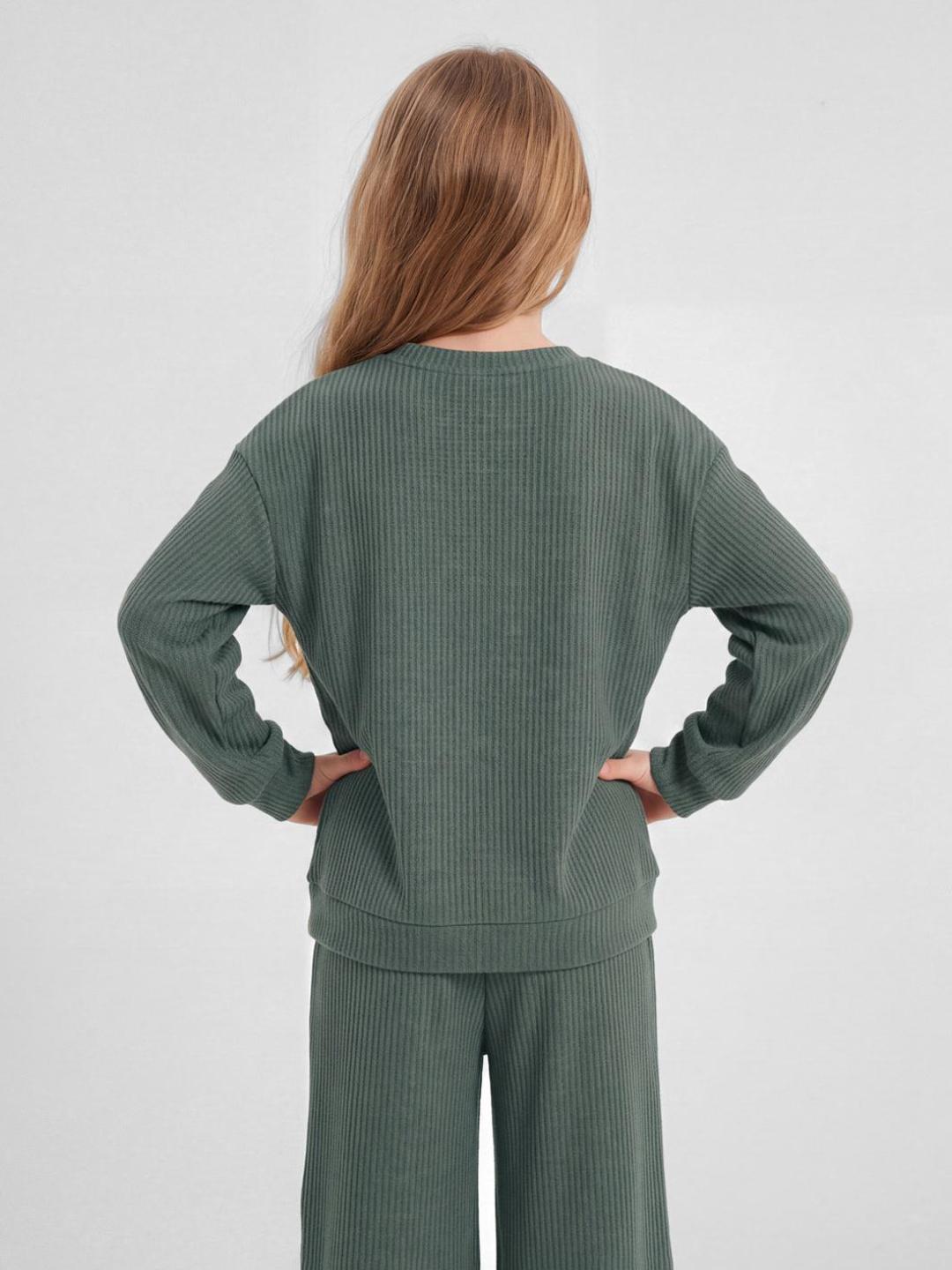 Elle Girls Green Solid Regular Fit Stretchable Sweatshirt