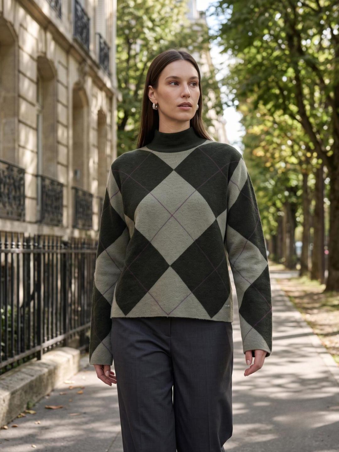 Elle Women Green Checked Relaxed Fit Sweater