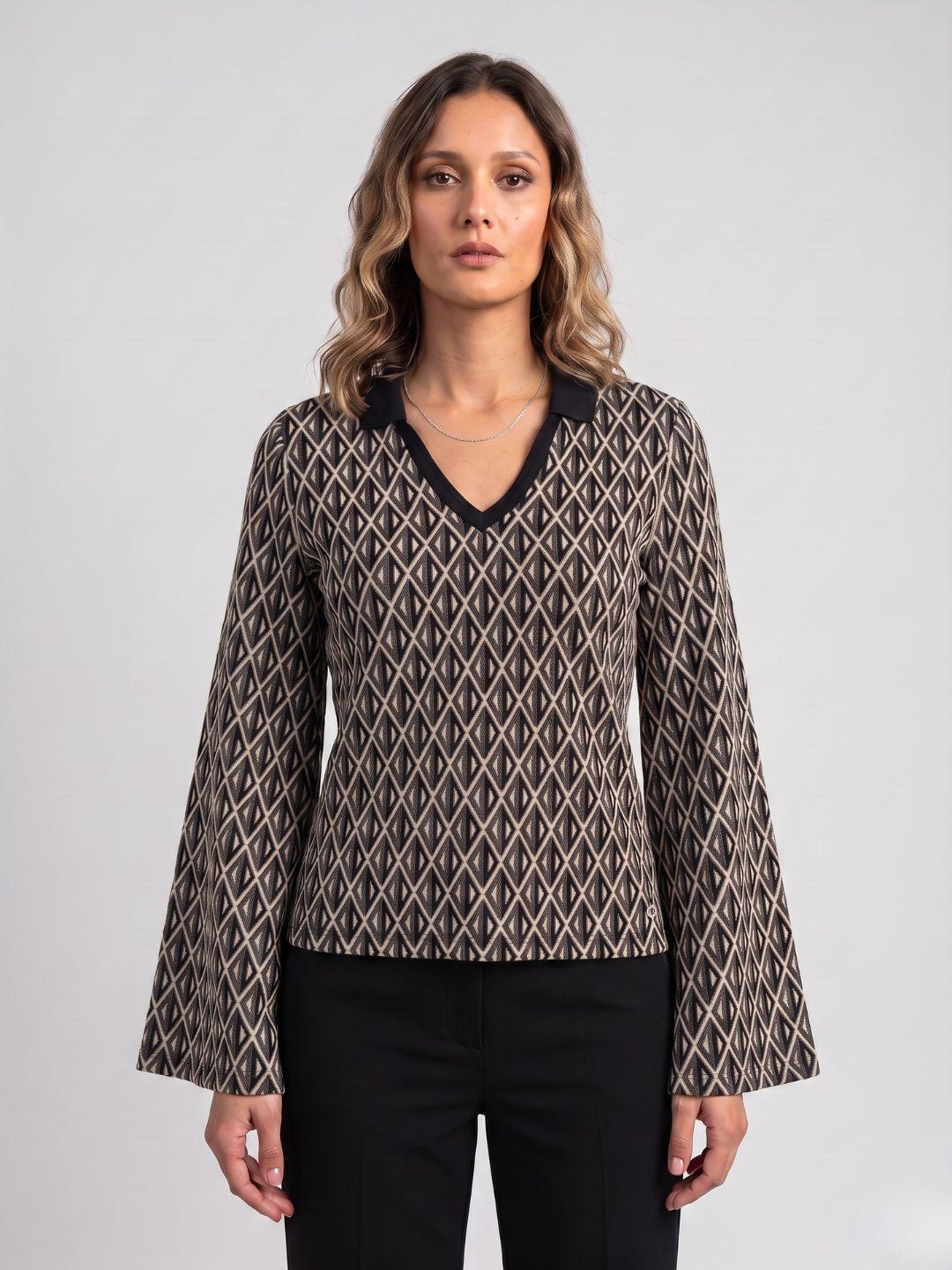 Elle Women Black Relaxed Fit Printed Tshirt