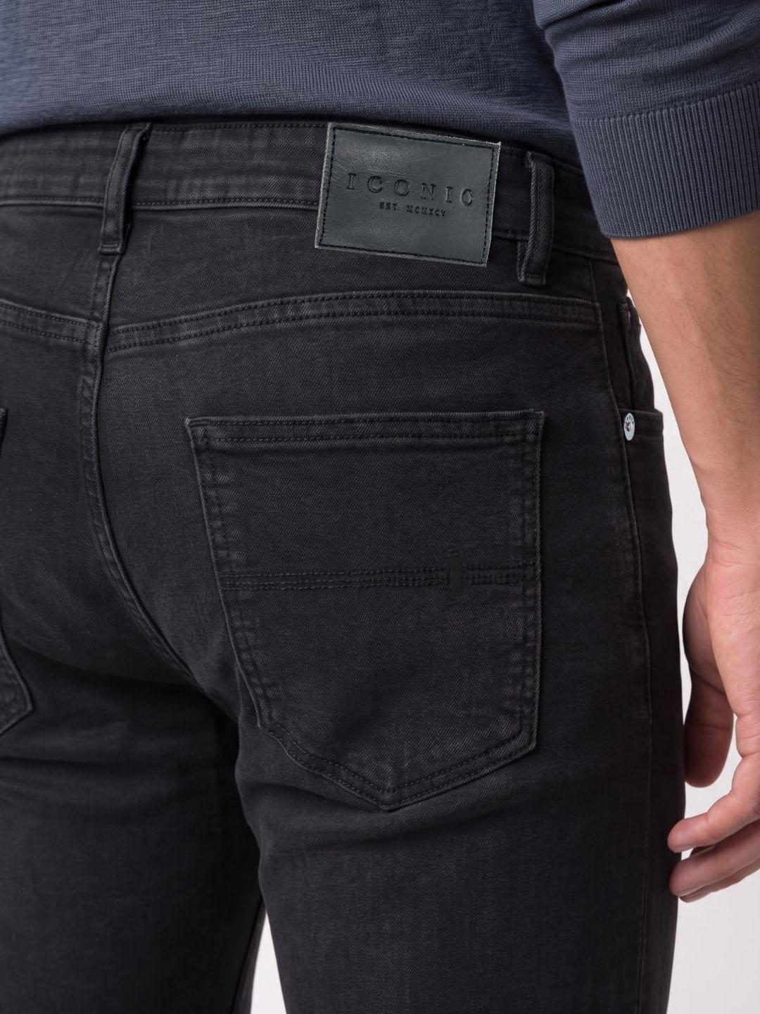 Iconic Men Black Solid Slim Tapered Fit Jeans