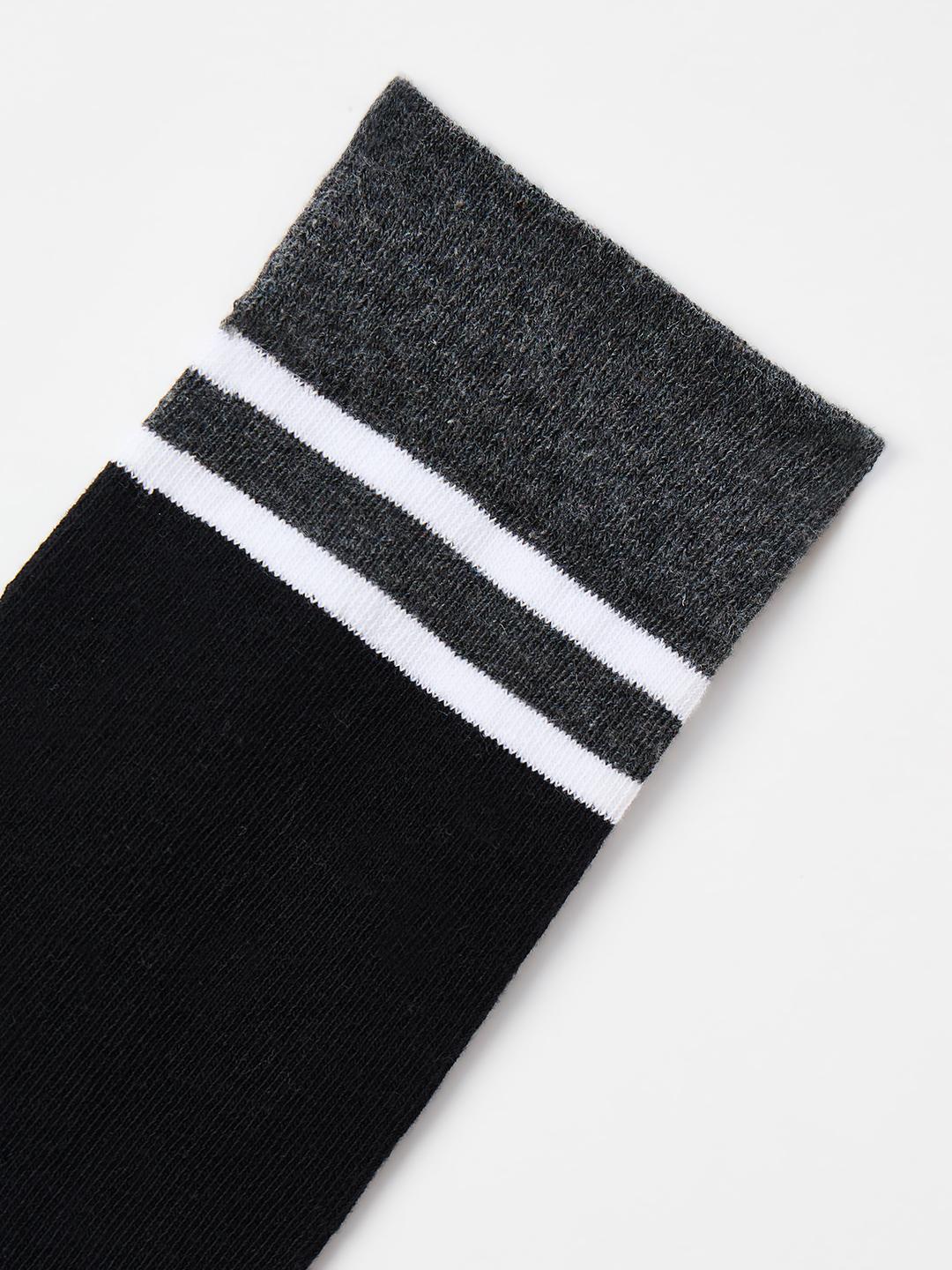 Iconic Men Dark Grey Solid Socks