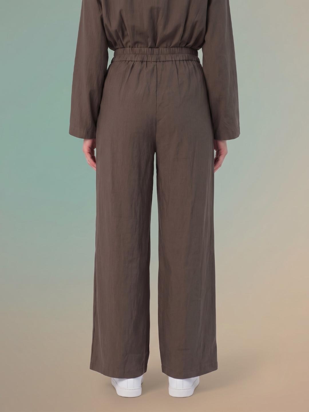 Iconic Women Brown Straight Fit Solid Wide Leg Pant