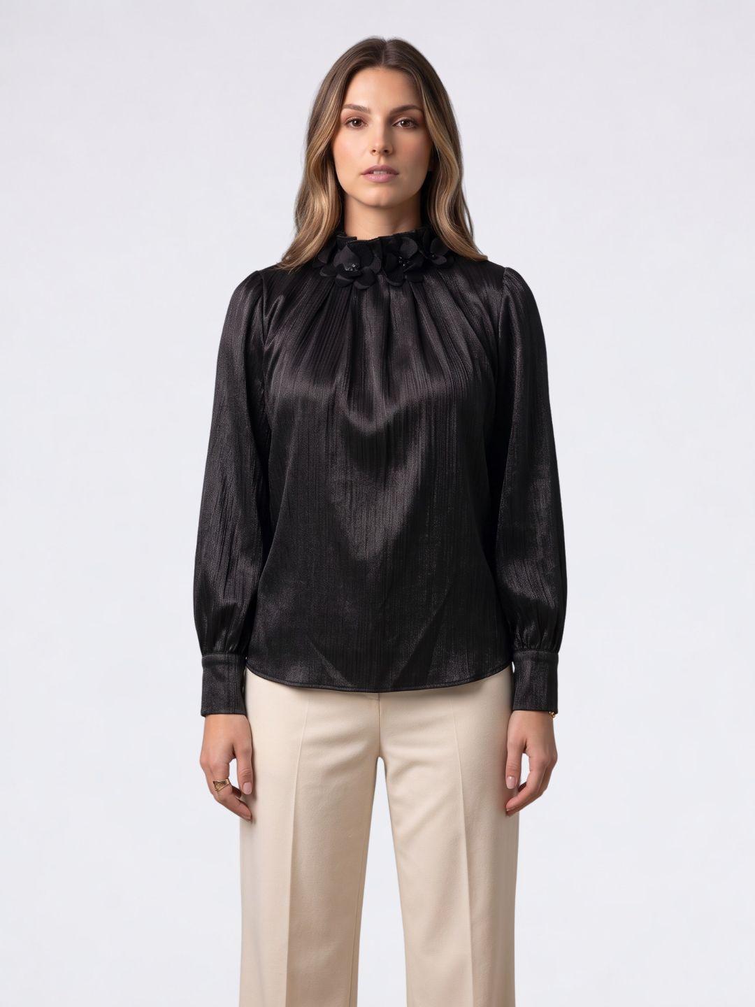 Iconic Women Black Solid Straight Fit Top